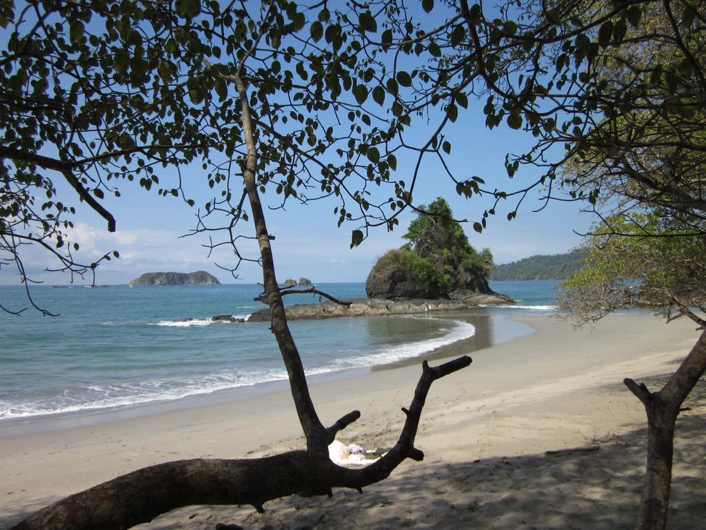 The Elephant Castle Beach Front Penthouse Manuel Antonio Exterior photo